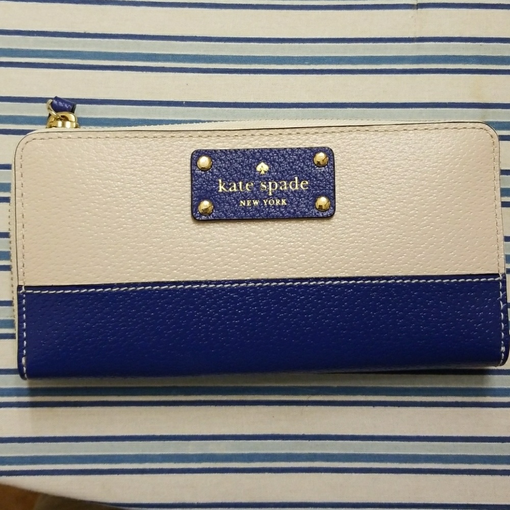 Brand new Kate Spade zipper wallet